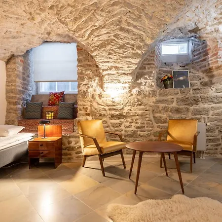 Old Town - Viru Gate * تالين