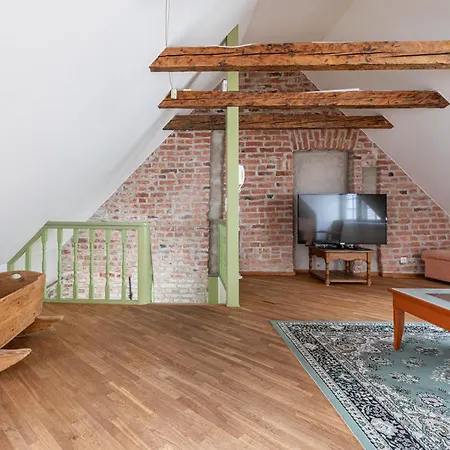 Old Town - Viru Gate Таллінн