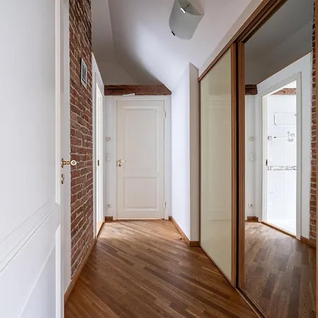 Old Town - Viru Gate Апартаменти Таллінн