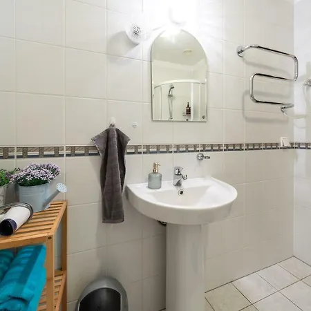 Old Town - Viru Gate * تالين